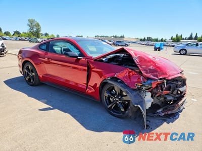 Czwarte zdjęcie samochodu z boku: 2021 FORD MUSTANG VIN:1FA6P8TH7M5126246 - miniatura
