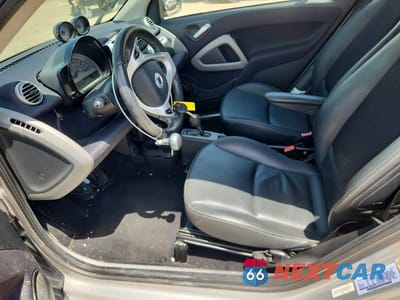 Zdjęcie 7 z 12 samochodu: 2011 SMART FORTWO PASSION VIN:WMEEK3BA7BK510927 - miniatura