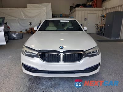 Piąte zdjęcie samochodu w środku: 2018 BMW 530 XI VIN:WBAJA7C54JWC75032 - miniatura