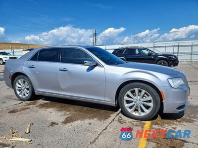 Czwarte zdjęcie samochodu z boku: 2017 CHRYSLER 300C VIN:2C3CCAKG0HH566613 - miniatura