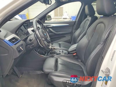 Zdjęcie 7 z 13 samochodu: 2016 BMW X1 XDRIVE28I VIN:WBXHT3C38G5E56204 - miniatura