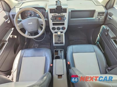 Zdjęcie 8 z 13 samochodu: 2008 JEEP PATRIOT SPORT VIN:1J8FT28058D554147 - miniatura