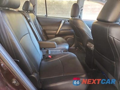 Zdjęcie 11 z 13 samochodu: 2013 TOYOTA HIGHLANDER SE VIN:5TDBK3EH7DS248249 - miniatura