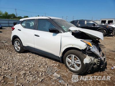 Czwarte zdjęcie samochodu z boku: 2020 NISSAN KICKS S VIN:3N1CP5BVXLL535460 - miniatura