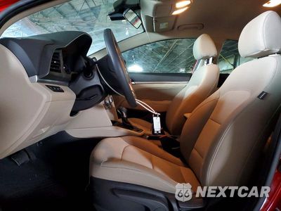Zdjęcie 7 z 12 samochodu: 2019 HYUNDAI ELANTRA SEL VIN:5NPD84LF3KH472782 - miniatura