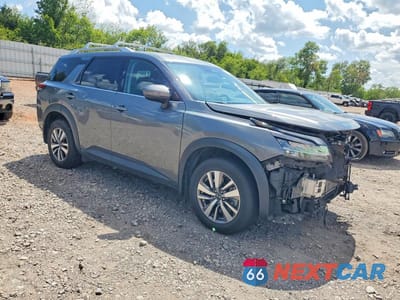 Czwarte zdjęcie samochodu z boku: 2022 NISSAN PATHFINDER SL VIN:5N1DR3CC0NC259247 - miniatura