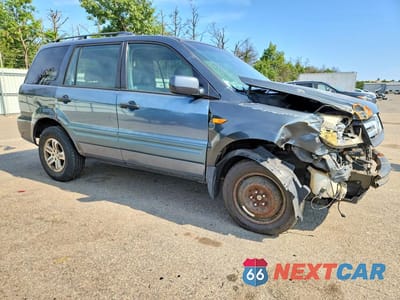 Czwarte zdjęcie samochodu z boku: 2006 HONDA PILOT EX VIN:5FNYF18466B011366 - miniatura