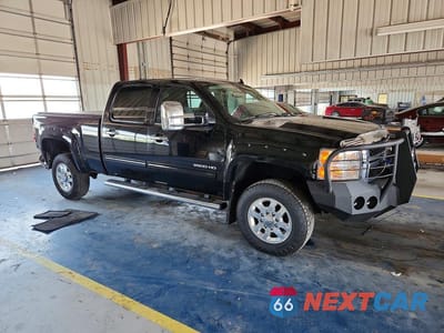 Czwarte zdjęcie samochodu z boku: 2013 CHEVROLET SILVERADO K2500 HEAVY DUTY LTZ VIN:1GC1KYE88DF120370 - miniatura