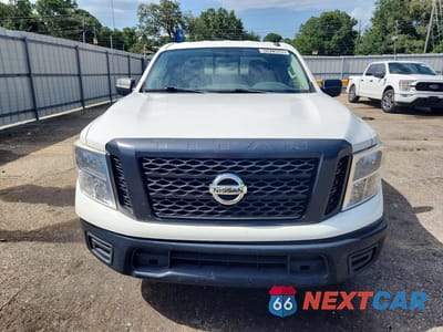 Piąte zdjęcie samochodu w środku: 2019 NISSAN TITAN S VIN:1N6AA1CK2KN527240 - miniatura