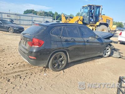Trzecie zdjęcie samochodu z tyłu: 2015 BMW X1 SDRIVE28I VIN:WBAVM1C56FVZ93889 - miniatura