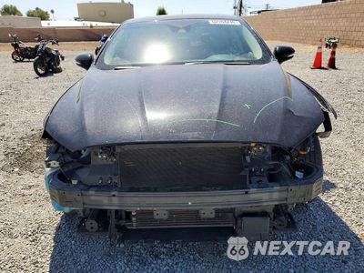 Piąte zdjęcie samochodu w środku: 2019 FORD FUSION TITANIUM VIN:3FA6P0SU5KR174726 - miniatura