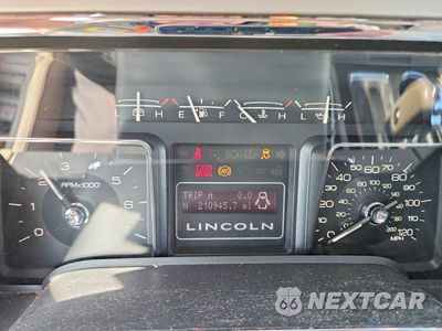 Zdjęcie 9 z 13 samochodu: 2010 LINCOLN NAVIGATOR L VIN:5LMJJ3J51AEJ05236 - miniatura