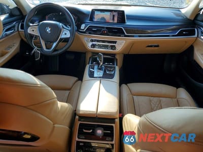 Zdjęcie 8 z 12 samochodu: 2021 BMW 750 XI VIN:WBA7U2C04MCE61507 - miniatura