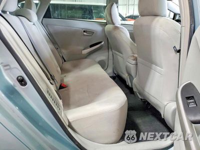 Zdjęcie 10 z 13 samochodu: 2015 TOYOTA PRIUS TWO VIN:JTDKN3DUXF1979179 - miniatura