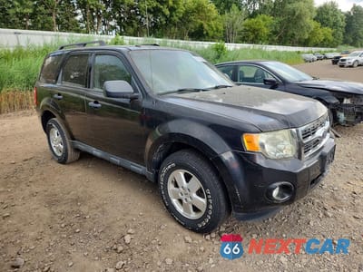 Czwarte zdjęcie samochodu z boku: 2011 FORD ESCAPE XLT VIN:1FMCU0DG7BKB27176 - miniatura