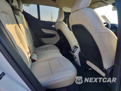 Zdjęcie 10 z 12 samochodu: 2021 VOLVO XC40 T5 MOMENTUM VIN:YV4162UK8M2507262 - miniatura