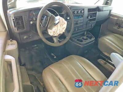 Zdjęcie 8 z 14 samochodu: 2024 CHEVROLET EXPRESS 2500 CARGO DELIVERY VAN VIN:1GCWGAFP5R1237123 - miniatura