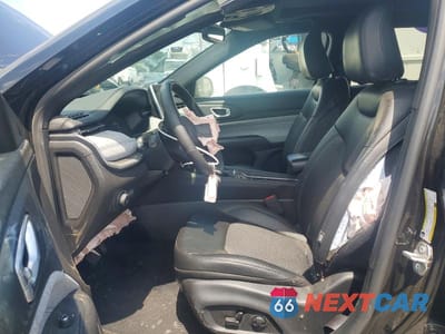 Zdjęcie 7 z 13 samochodu: 2025 JEEP COMPASS LATITUDE VIN:3C4NJDBN1ST549151 - miniatura