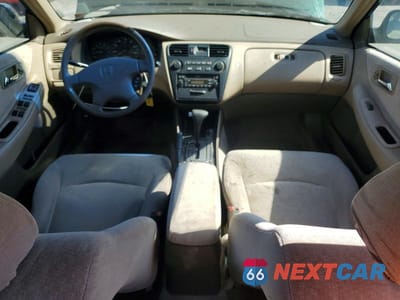 Zdjęcie 8 z 13 samochodu: 2001 HONDA ACCORD LX VIN:JHMCG66551C014019 - miniatura