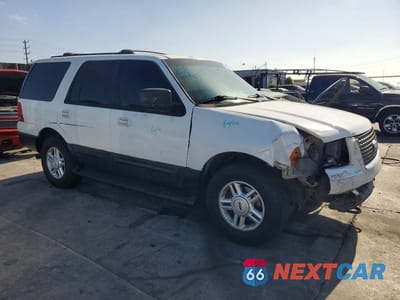 Czwarte zdjęcie samochodu z boku: 2004 FORD EXPEDITION XLT VIN:1FMPU16L44LB28686 - miniatura