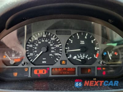 Zdjęcie 9 z 12 samochodu: 2004 BMW 325 I VIN:WBAEV33464KR28507 - miniatura