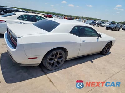 Trzecie zdjęcie samochodu z tyłu: 2017 DODGE CHALLENGER SXT VIN:2C3CDZAG5HH640184 - miniatura