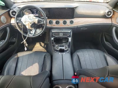 Zdjęcie 8 z 12 samochodu: 2017 MERCEDES-BENZ E 300 4MATIC VIN:WDDZF4KB8HA046019 - miniatura