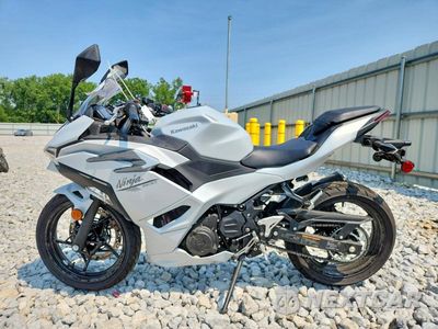 Trzecie zdjęcie samochodu z tyłu: 2025 KAWASAKI EX500 H VIN:ML5EXGH1XSDA60920 - miniatura