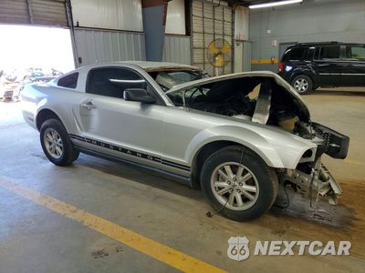 Czwarte zdjęcie samochodu z boku: 2005 FORD MUSTANG VIN:1ZVFT80N655112482 - miniatura