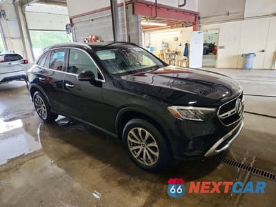 Czwarte zdjęcie samochodu z boku: 2023 MERCEDES-BENZ GLC 300 4MATIC VIN:W1NKM4HB7PU033910 - miniatura
