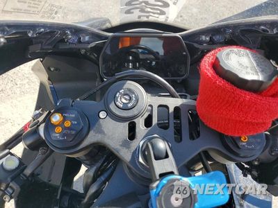 Zdjęcie 7 z 8 samochodu: 2024 YAMAHA YZF R1 VIN:JYARN66E7RA004516 - miniatura