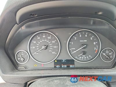 Zdjęcie 9 z 12 samochodu: 2016 BMW 320 I VIN:WBA8E1G54GNT38085 - miniatura