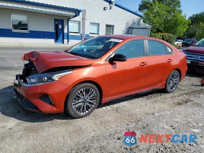 2023 KIA FORTE GT LIMITED 3KPF54AD2PE607703 - główne zdjęcie licytacji z USA - miniatura