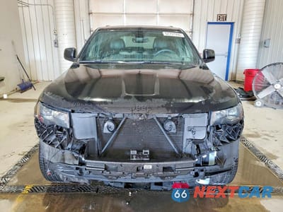 Piąte zdjęcie samochodu w środku: 2018 JEEP GRAND CHEROKEE LAREDO VIN:1C4RJFAGXJC155187 - miniatura
