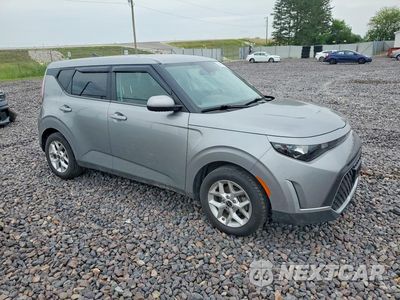 Czwarte zdjęcie samochodu z boku: 2023 KIA SOUL LX VIN:KNDJ23AU7P7876860 - miniatura
