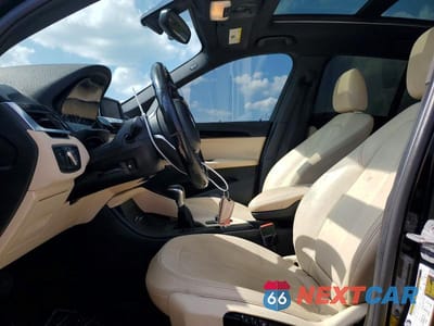 Zdjęcie 7 z 13 samochodu: 2017 BMW X1 SDRIVE28I VIN:WBXHU7C33H5H37560 - miniatura