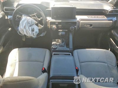 Zdjęcie 8 z 12 samochodu: 2024 TOYOTA TACOMA SR5 VIN:3TMLB5JN4RM081755 - miniatura