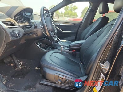 Zdjęcie 7 z 13 samochodu: 2016 BMW X1 VIN:WBXHT3Z35G4A49177 - miniatura
