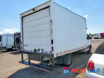 Trzecie zdjęcie samochodu z tyłu: 2019 MERCEDES-BENZ SPRINTER BOX TRUCK VIN:WDAPF4CD2KN017099 - miniatura