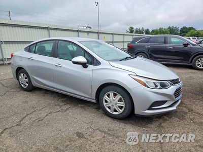 Czwarte zdjęcie samochodu z boku: 2017 CHEVROLET CRUZE LS VIN:1G1BC5SM9H7259756 - miniatura