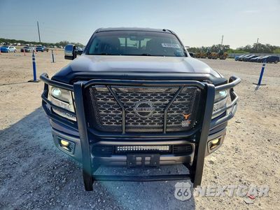 Piąte zdjęcie samochodu w środku: 2018 NISSAN TITAN XD PLATINUM RESERVE VIN:1N6BA1F45JN519472 - miniatura