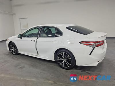 Drugie zdjęcie samochodu z przodu: 2018 TOYOTA CAMRY SE VIN:4T1B11HK6JU602232 - miniatura