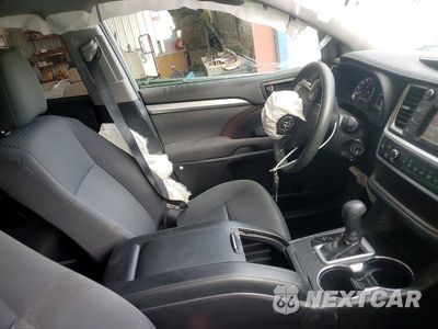 Zdjęcie 7 z 12 samochodu: 2019 TOYOTA HIGHLANDER LE VIN:5TDBZRFH0KS718860 - miniatura