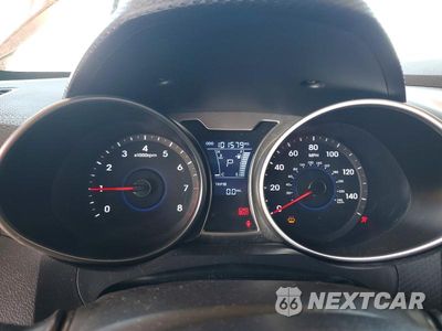 Zdjęcie 9 z 12 samochodu: 2015 HYUNDAI VELOSTER BASE VIN:KMHTC6AD0FU238355 - miniatura