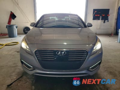 Piąte zdjęcie samochodu w środku: 2016 HYUNDAI SONATA HYBRID LIMITED VIN:KMHE34L17GA008976 - miniatura