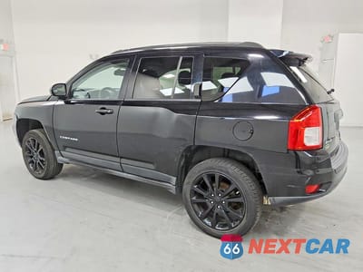 Drugie zdjęcie samochodu z przodu: 2012 JEEP COMPASS LATITUDE VIN:1C4NJDEB0CD621546 - miniatura