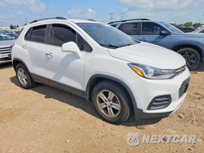 Czwarte zdjęcie samochodu z boku: 2018 CHEVROLET TRAX 1LT VIN:3GNCJLSB3JL164302 - miniatura