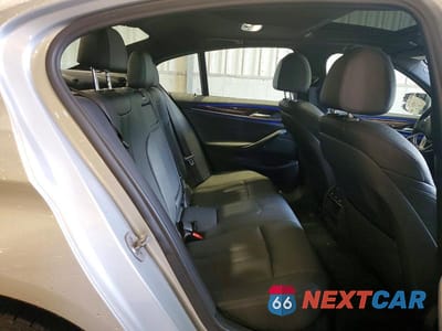 Zdjęcie 10 z 12 samochodu: 2019 BMW 530 XI VIN:WBAJA7C54KWW25662 - miniatura