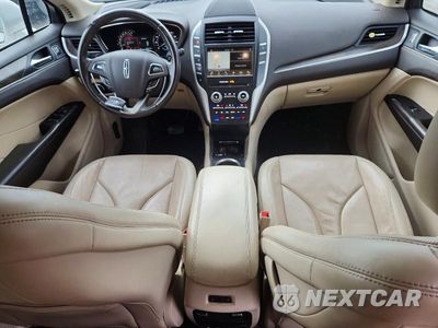 Zdjęcie 8 z 12 samochodu: 2017 LINCOLN MKC RESERVE VIN:5LMCJ3D95HUL57336 - miniatura