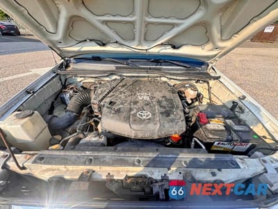 Zdjęcie 7 z 10 samochodu: 2010 TOYOTA TACOMA V6 VIN:5TEUU4EN9AZ748510 - miniatura